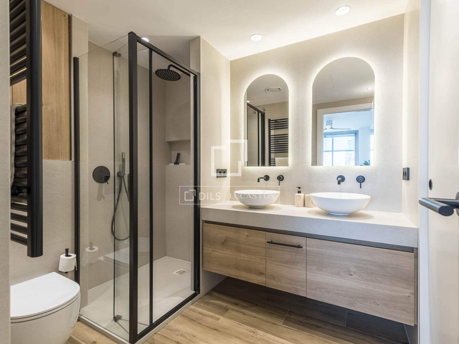 2 soverom Leilighet til salgs i Barcelona by med svømmebasseng garasje - € 1 200 000 (Ref: 9905159)