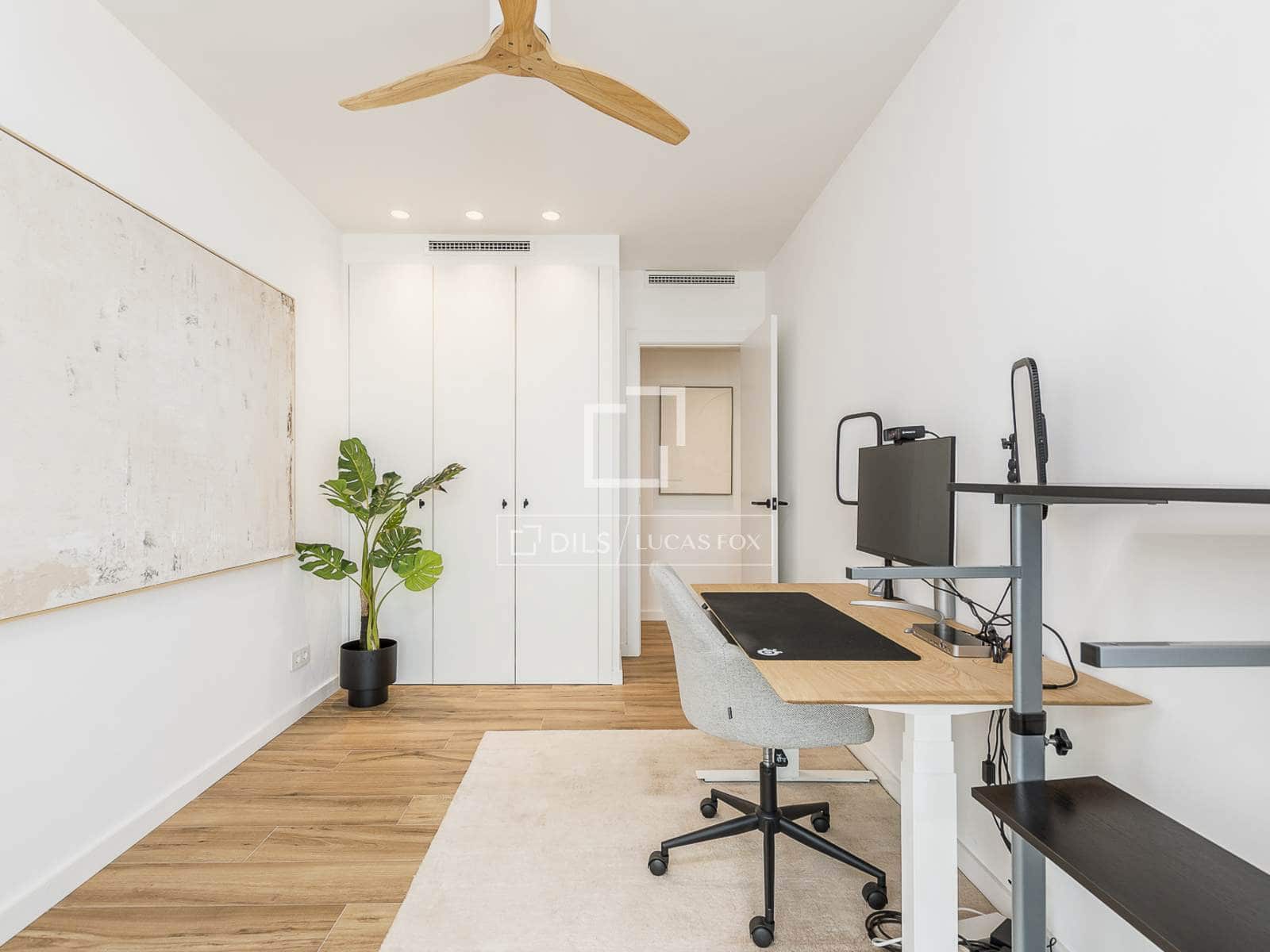 2 soverom Leilighet til salgs i Barcelona by med svømmebasseng garasje - € 1 200 000 (Ref: 9905159)