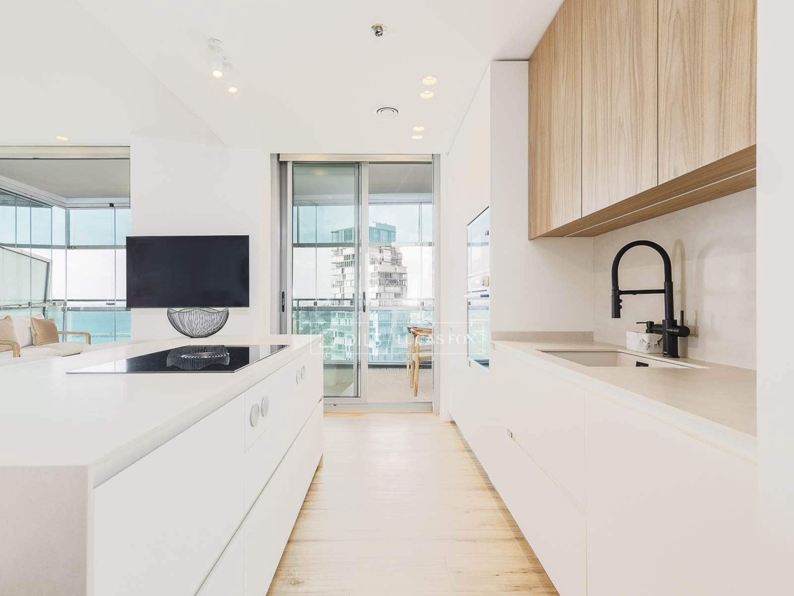 2 soverom Leilighet til salgs i Barcelona by med svømmebasseng garasje - € 1 200 000 (Ref: 9905159)