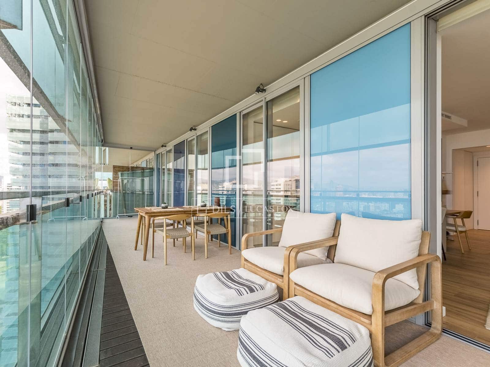 2 soverom Leilighet til salgs i Barcelona by med svømmebasseng garasje - € 1 200 000 (Ref: 9905159)