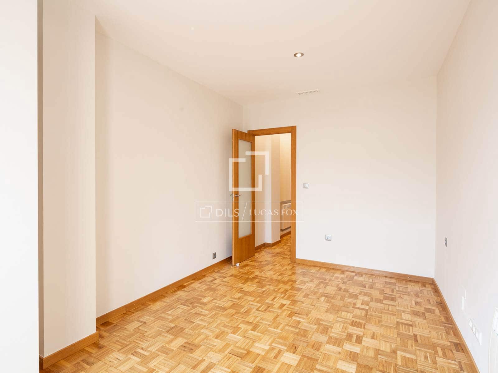 4 sypialnia Penthouse do wynajęcia w Miasto Walencja z garażem - 3 200 € (Ref: 9905303)
