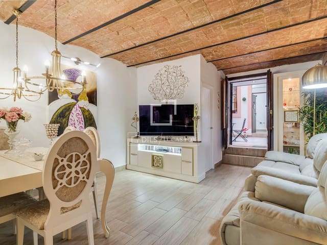 2 bedroom Apartment for sale in El Poble Sec, Barcelona city - € 419,000 (Ref: 9905305)
