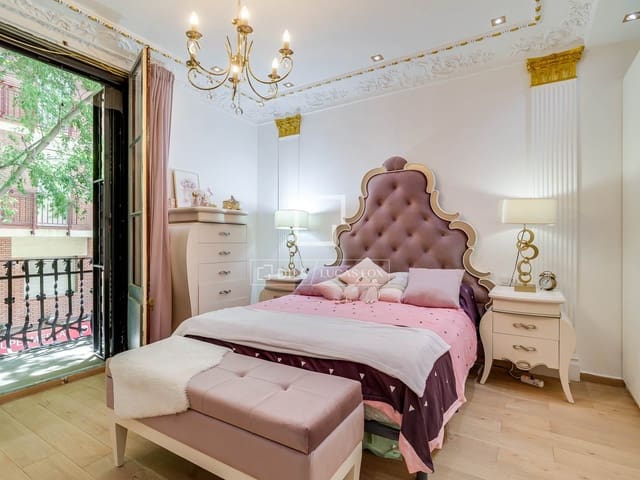4 slaapkamer Appartement te koop in El Poble Sec, Barcelona stad - € 847.000 (Ref: 9905306)