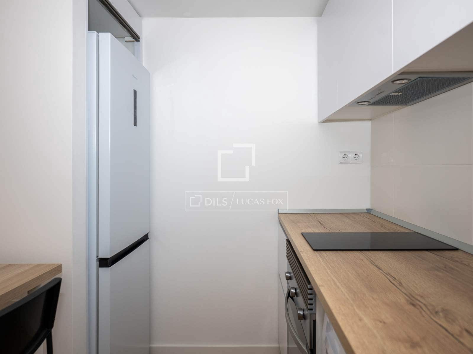 Apartamento en San Sebastián de los Reyes en alquiler con piscina garaje - 950 € (Ref: 9908912)