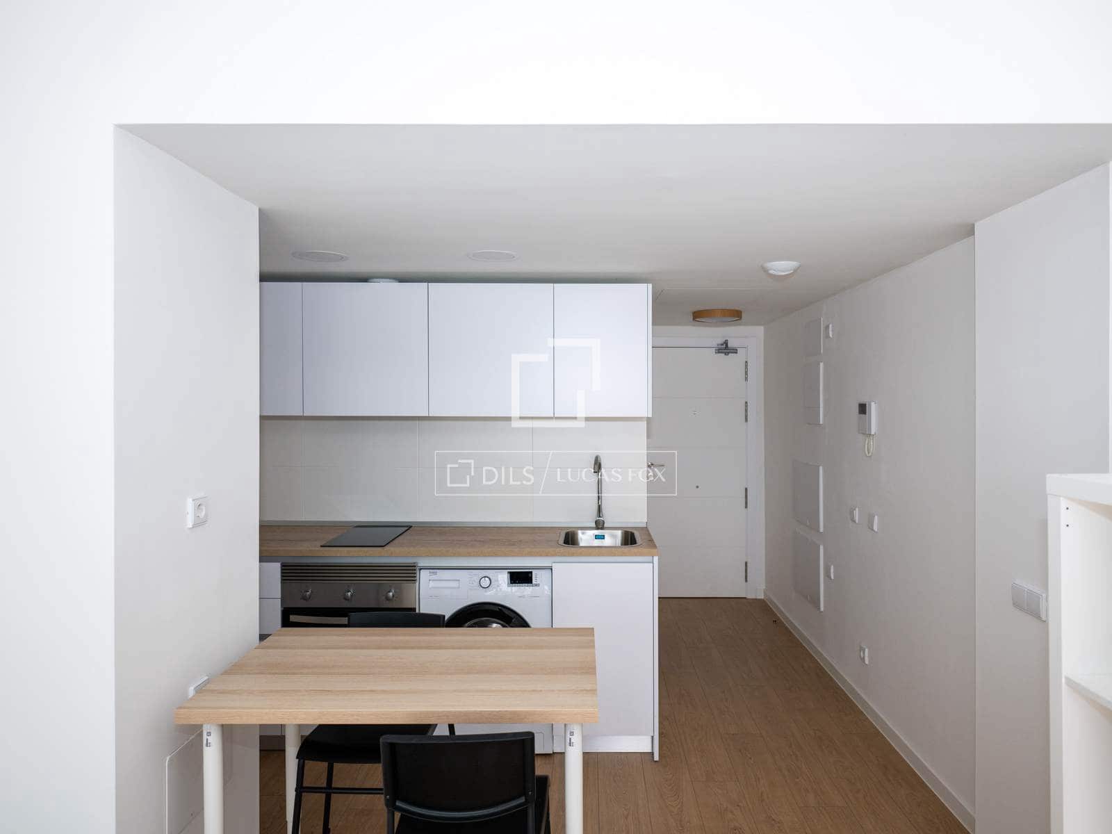 Apartamento en San Sebastián de los Reyes en alquiler con piscina garaje - 950 € (Ref: 9908912)