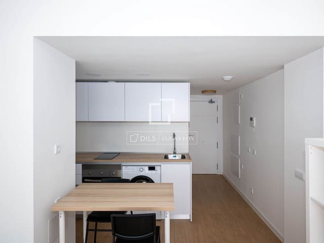 Apartamento en San Sebastián de los Reyes en alquiler con piscina garaje - 950 € (Ref: 9908912)