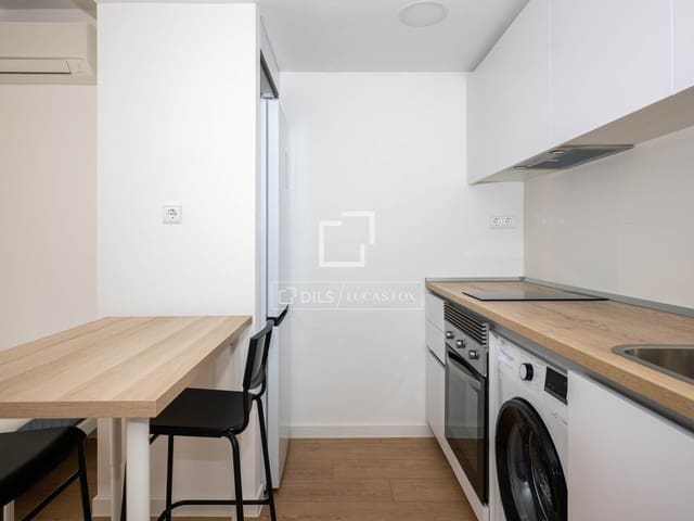 Apartamento en San Sebastián de los Reyes en alquiler con piscina garaje - 950 € (Ref: 9908912)