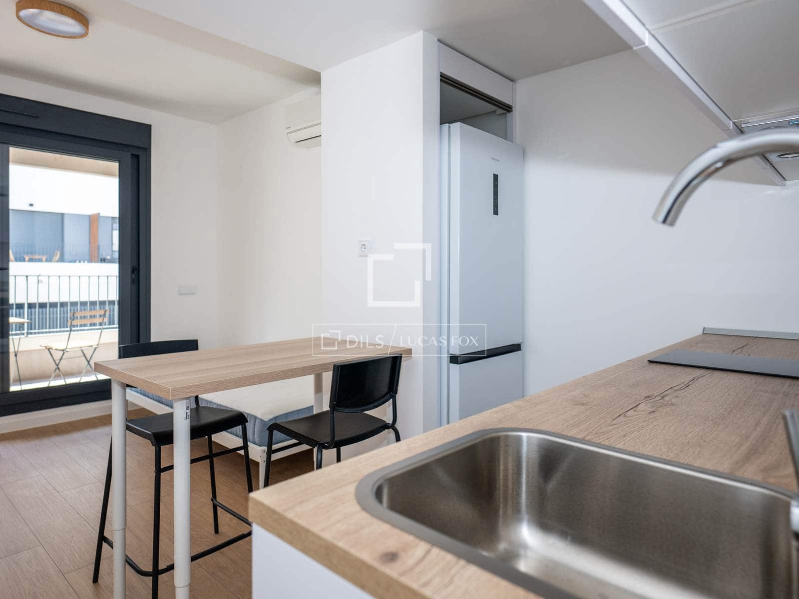 Apartamento en San Sebastián de los Reyes en alquiler con piscina garaje - 950 € (Ref: 9908912)