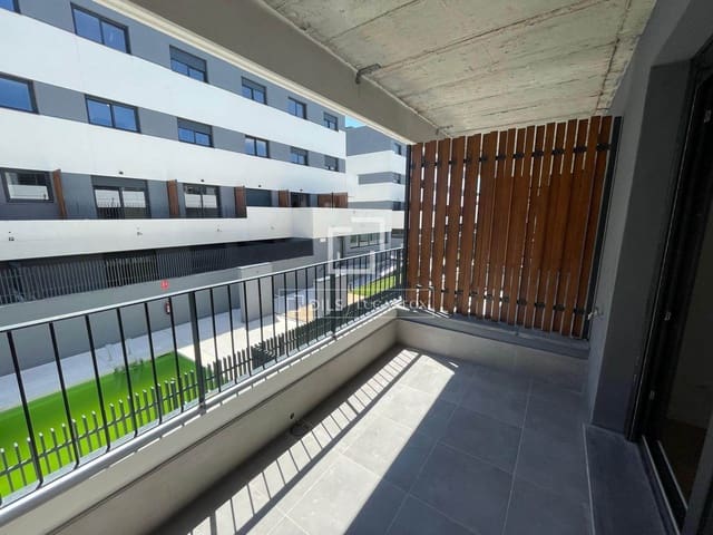 Apartamento en San Sebastián de los Reyes en alquiler con piscina garaje - 950 € (Ref: 9908912)