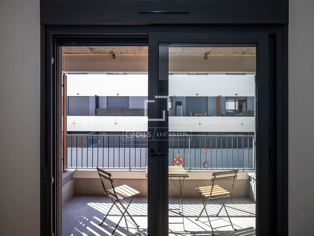Apartamento en San Sebastián de los Reyes en alquiler con piscina garaje - 950 € (Ref: 9908912)