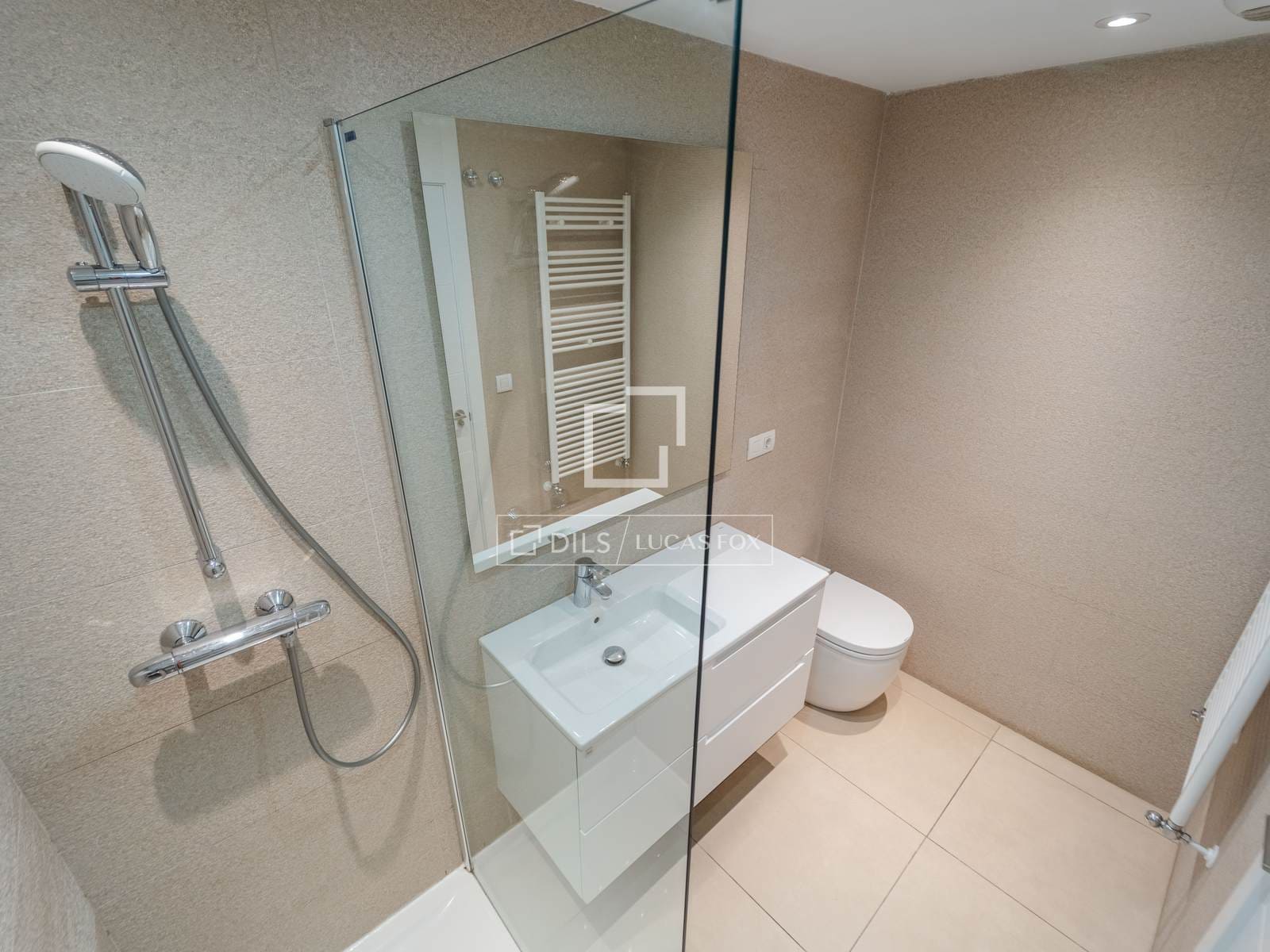 2 soveværelse Lejlighed til leje i Valencia by med garage - € 2.000 (Ref: 9908913)