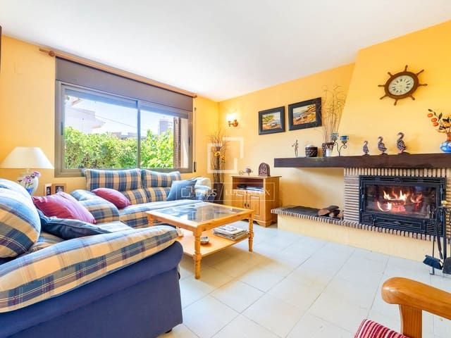 4 slaapkamer Villa te koop in Altafulla met garage - € 495.000 (Ref: 9909356)