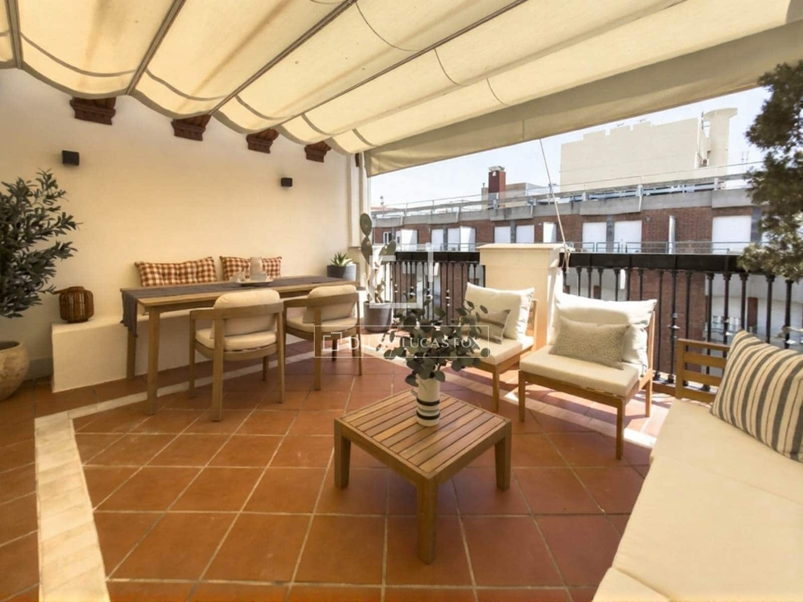 2 makuuhuone Kattohuoneisto myytävänä paikassa Madrid kaupunki - 1 175 000 € (Ref: 9909715)