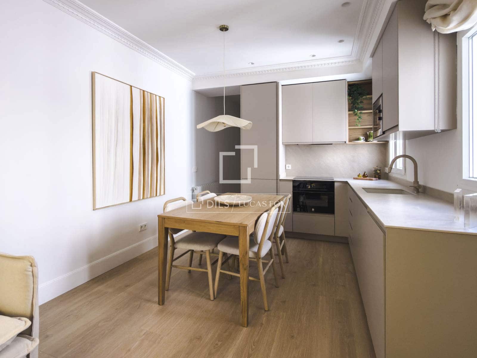 2 makuuhuone Kattohuoneisto myytävänä paikassa Madrid kaupunki - 1 175 000 € (Ref: 9909715)
