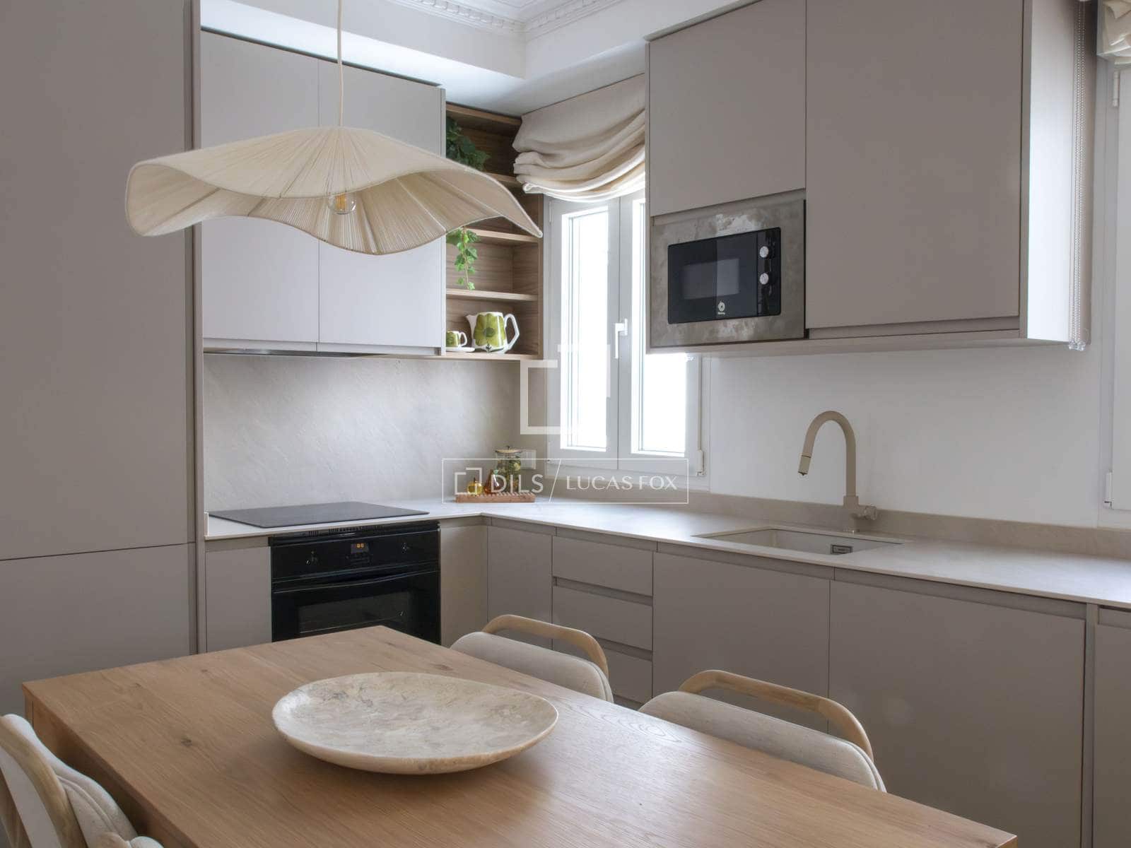 2 makuuhuone Kattohuoneisto myytävänä paikassa Madrid kaupunki - 1 175 000 € (Ref: 9909715)