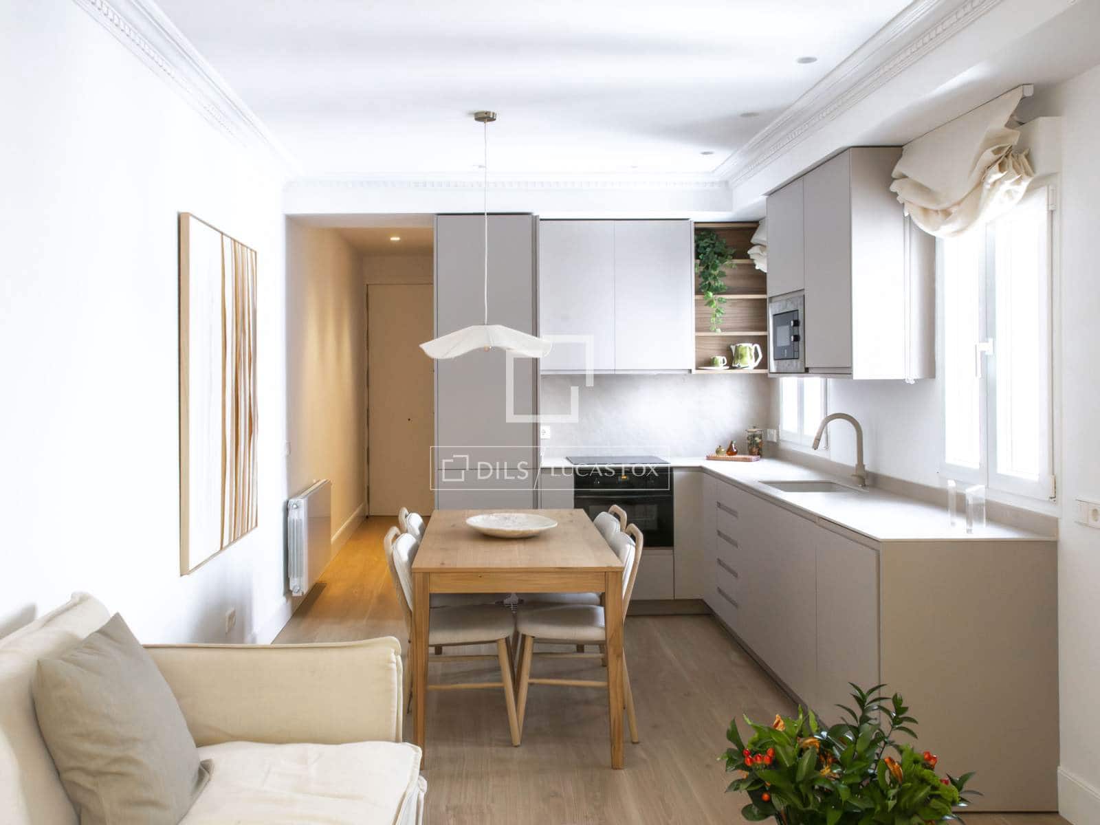 2 makuuhuone Kattohuoneisto myytävänä paikassa Madrid kaupunki - 1 175 000 € (Ref: 9909715)