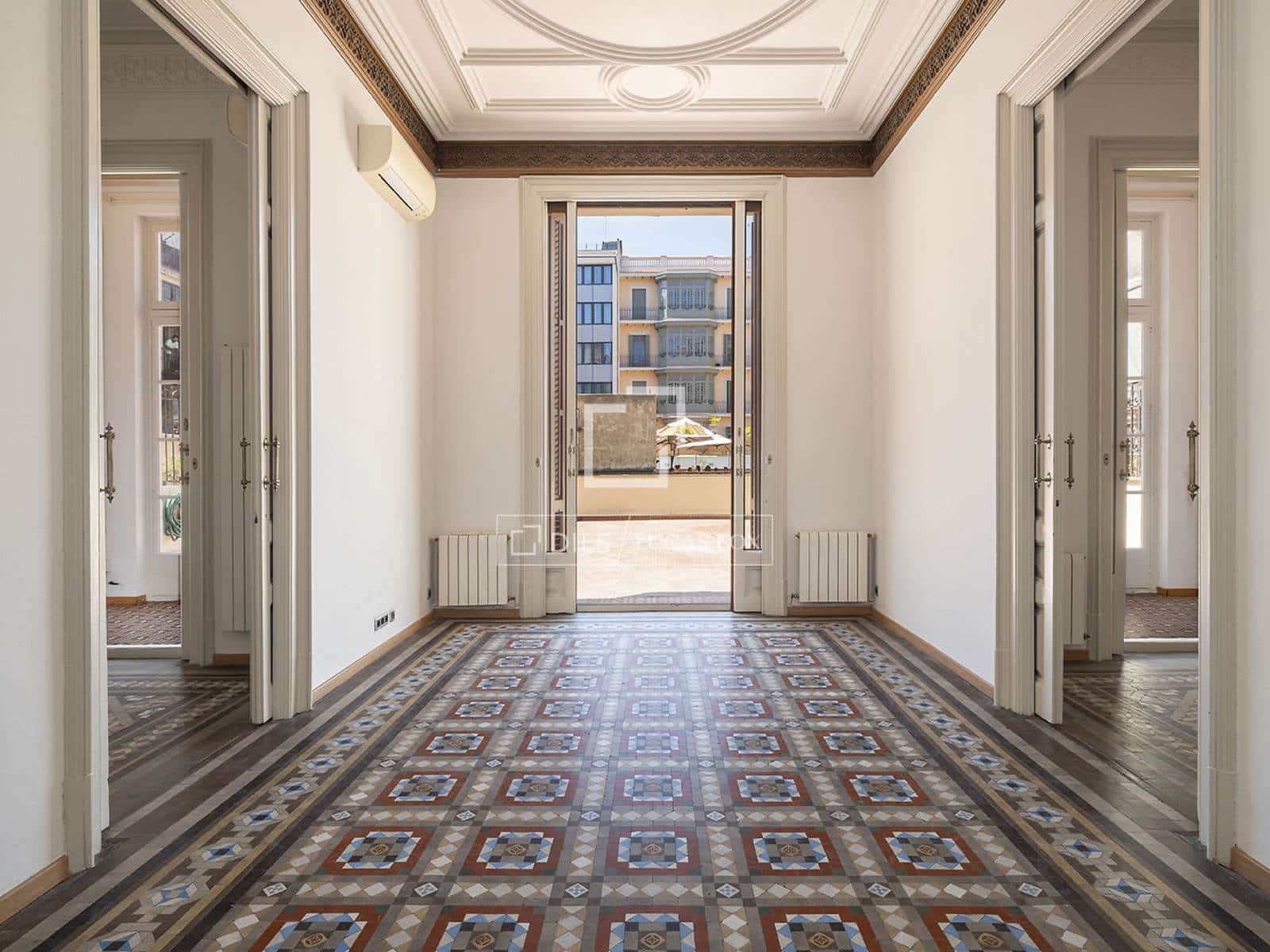 3 soverom Leilighet til leie i Barcelona by - € 3 750 (Ref: 9911678)