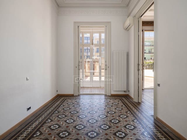 3 soverom Leilighet til leie i Barcelona by - € 3 750 (Ref: 9911678)