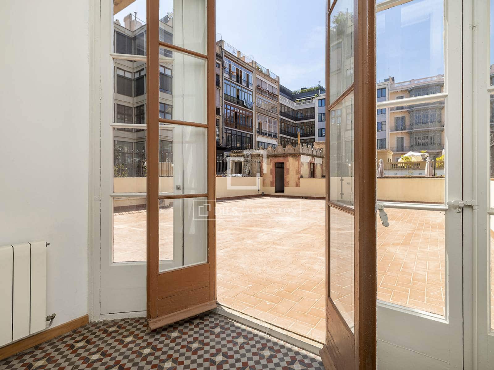 3 soverom Leilighet til leie i Barcelona by - € 3 750 (Ref: 9911678)