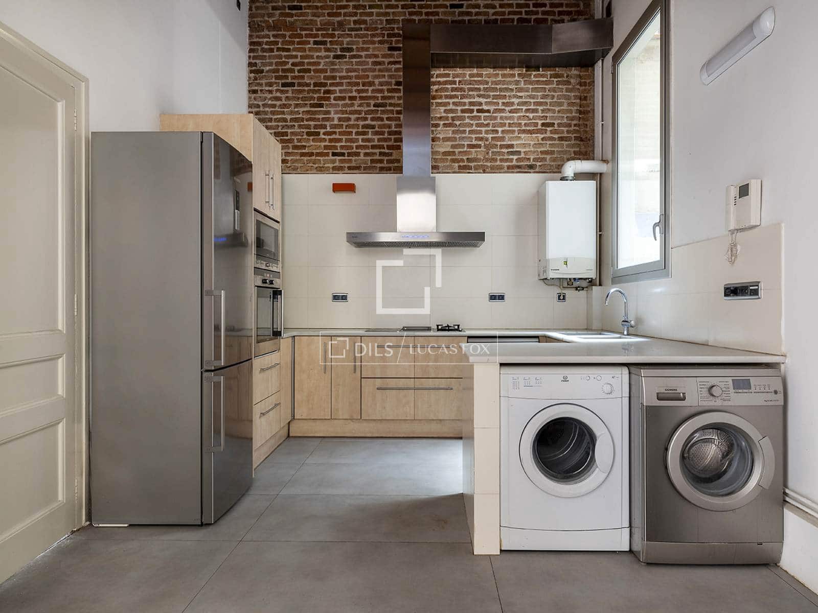 3 soverom Leilighet til leie i Barcelona by - € 3 750 (Ref: 9911678)