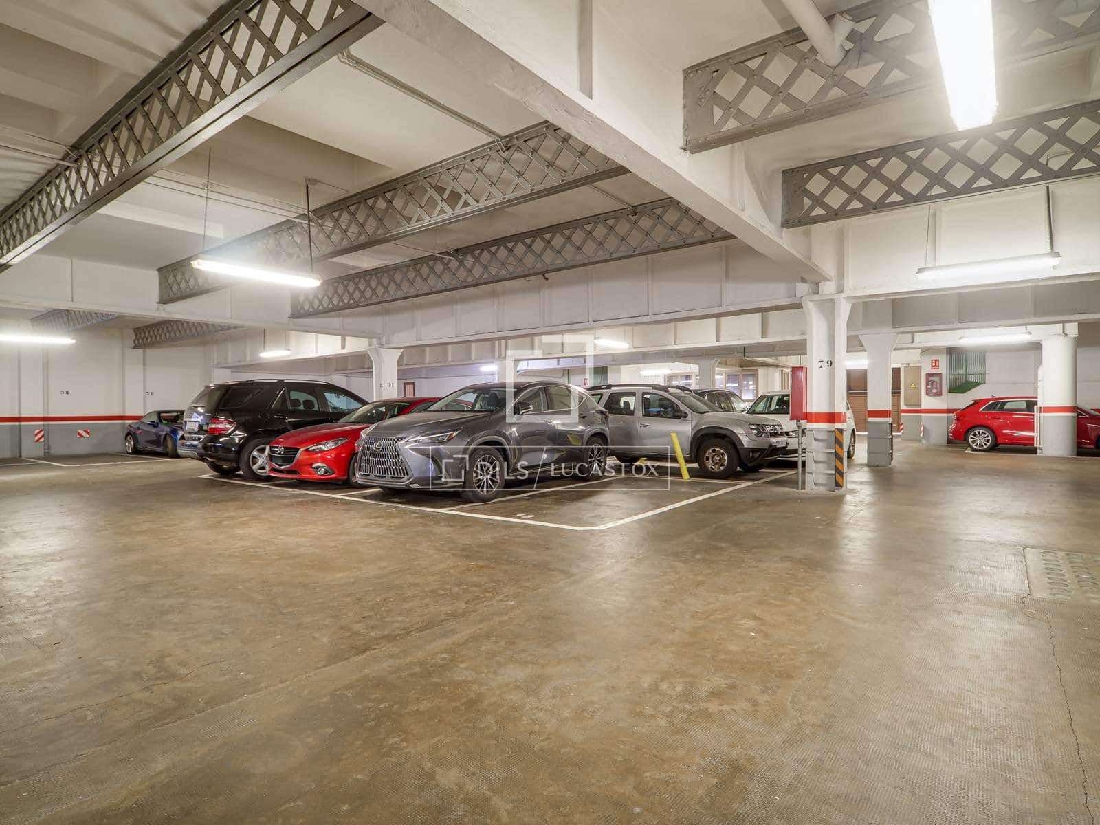 4 makuuhuone Huoneisto myytävänä paikassa Barcelona kaupunki mukana 
autotalli - 890 000 € (Ref: 9911679)