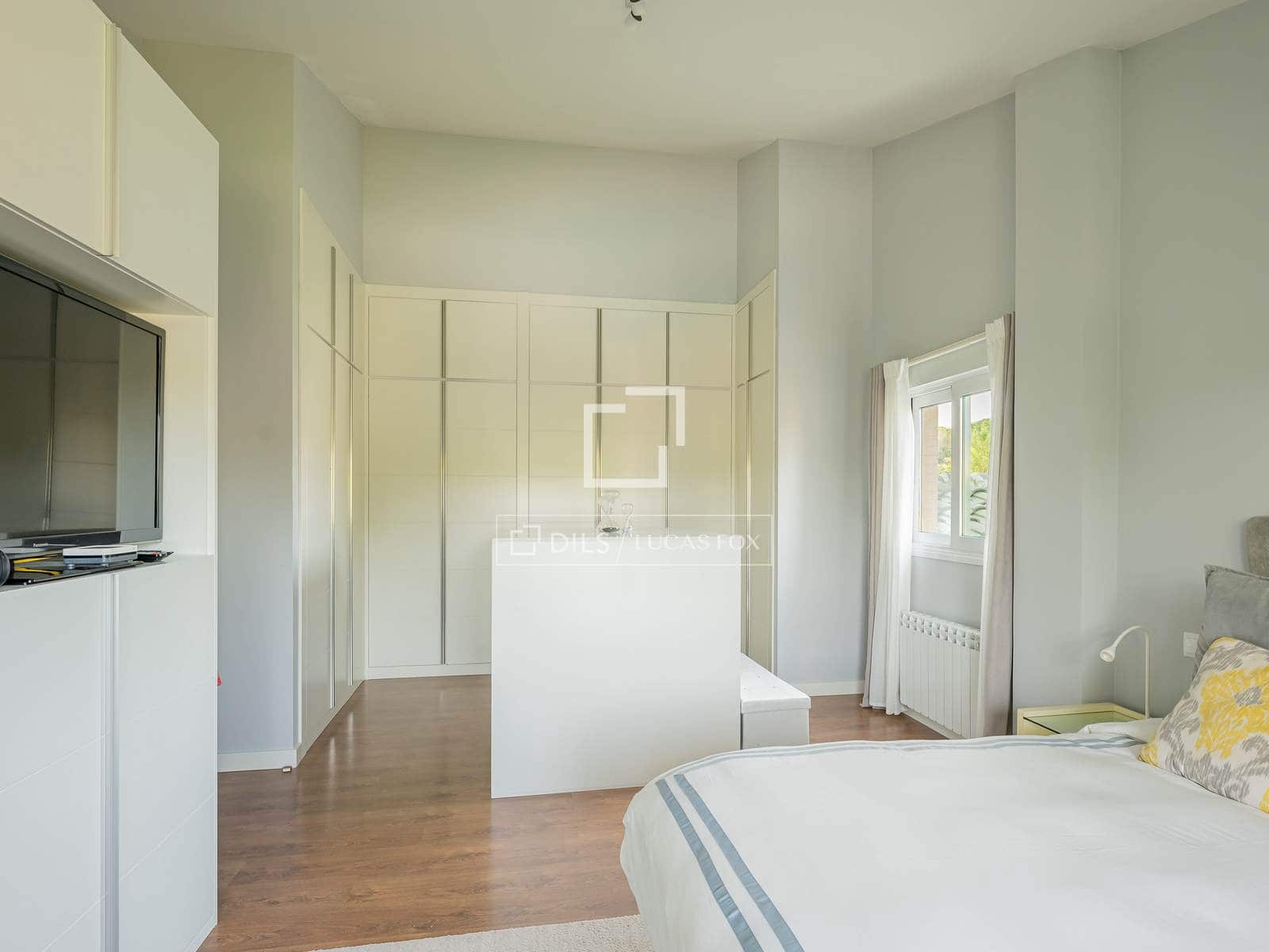 4 soveværelse Villa til leje i Soto de Vinuelas med swimmingpool garage - € 4.950 (Ref: 9911817)