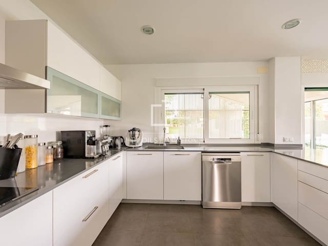 4 soveværelse Villa til leje i Soto de Viñuelas, Tres Cantos med swimmingpool garage - € 4.950 (Ref: 9911817)