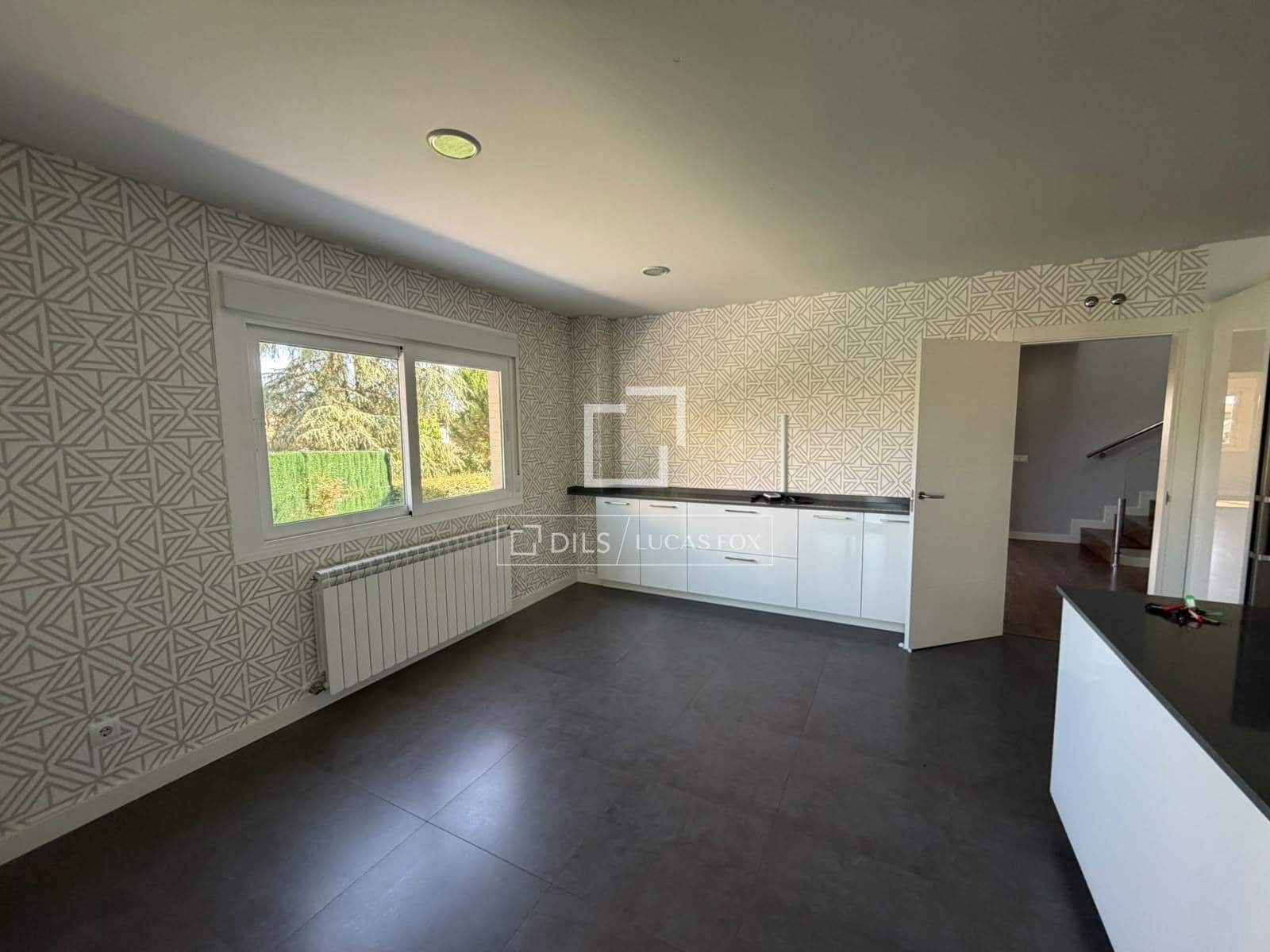 4 sypialnia Willa do wynajęcia w Soto de Vinuelas z basenem garażem - 4 700 € (Ref: 9911817)