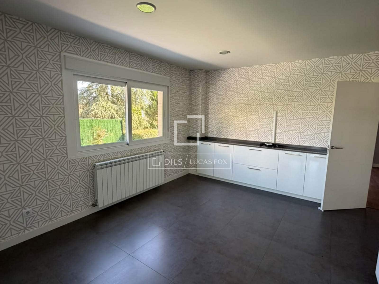 4 sypialnia Willa do wynajęcia w Soto de Vinuelas z basenem garażem - 4 700 € (Ref: 9911817)