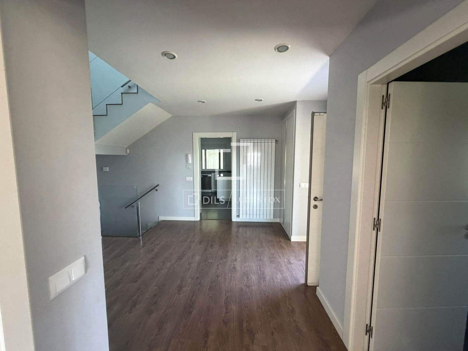 4 sypialnia Willa do wynajęcia w Soto de Vinuelas z basenem garażem - 4 700 € (Ref: 9911817)