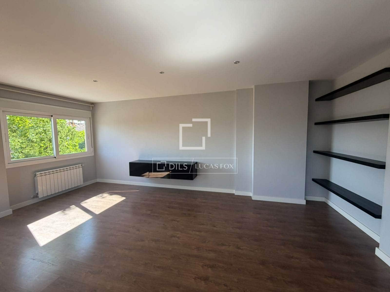 4 sypialnia Willa do wynajęcia w Soto de Vinuelas z basenem garażem - 4 700 € (Ref: 9911817)