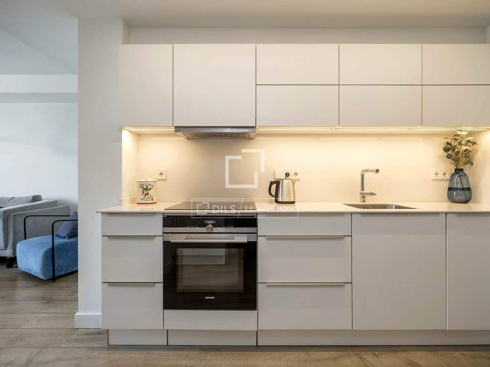 2 slaapkamer Appartement te koop in Barcelona stad - € 790.000 (Ref: 9912225)