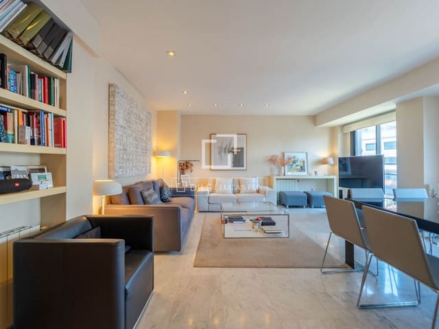 3 soveværelse Lejlighed til leje i Valencia by med garage - € 2.800 (Ref: 9912226)