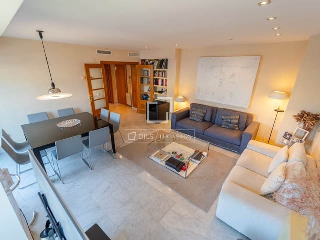 3 soveværelse Lejlighed til leje i Valencia by med garage - € 2.800 (Ref: 9912226)