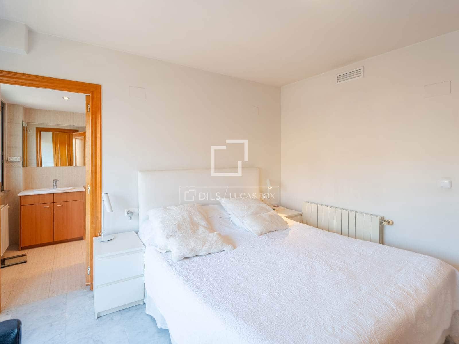 3 soverom Leilighet til leie i Valencia by med garasje - € 2 800 (Ref: 9912226)