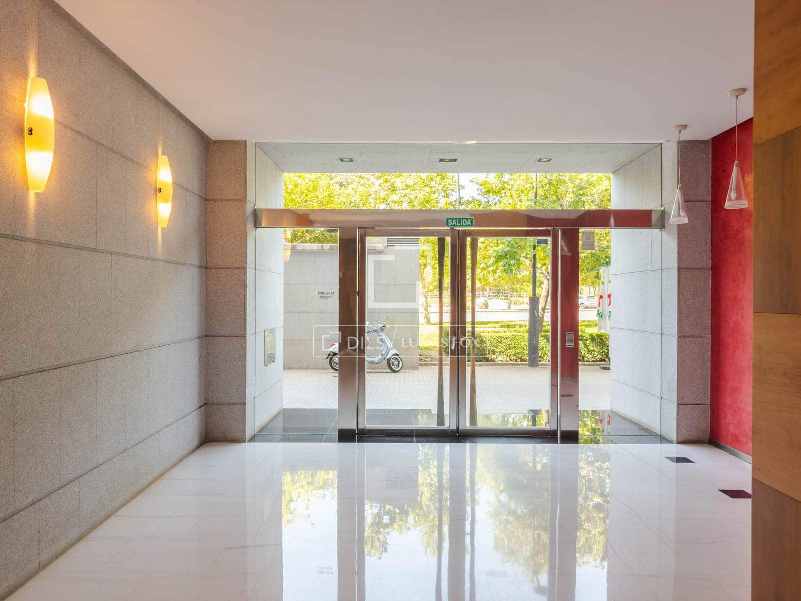 3 soverom Leilighet til leie i Valencia by med garasje - € 2 800 (Ref: 9912226)