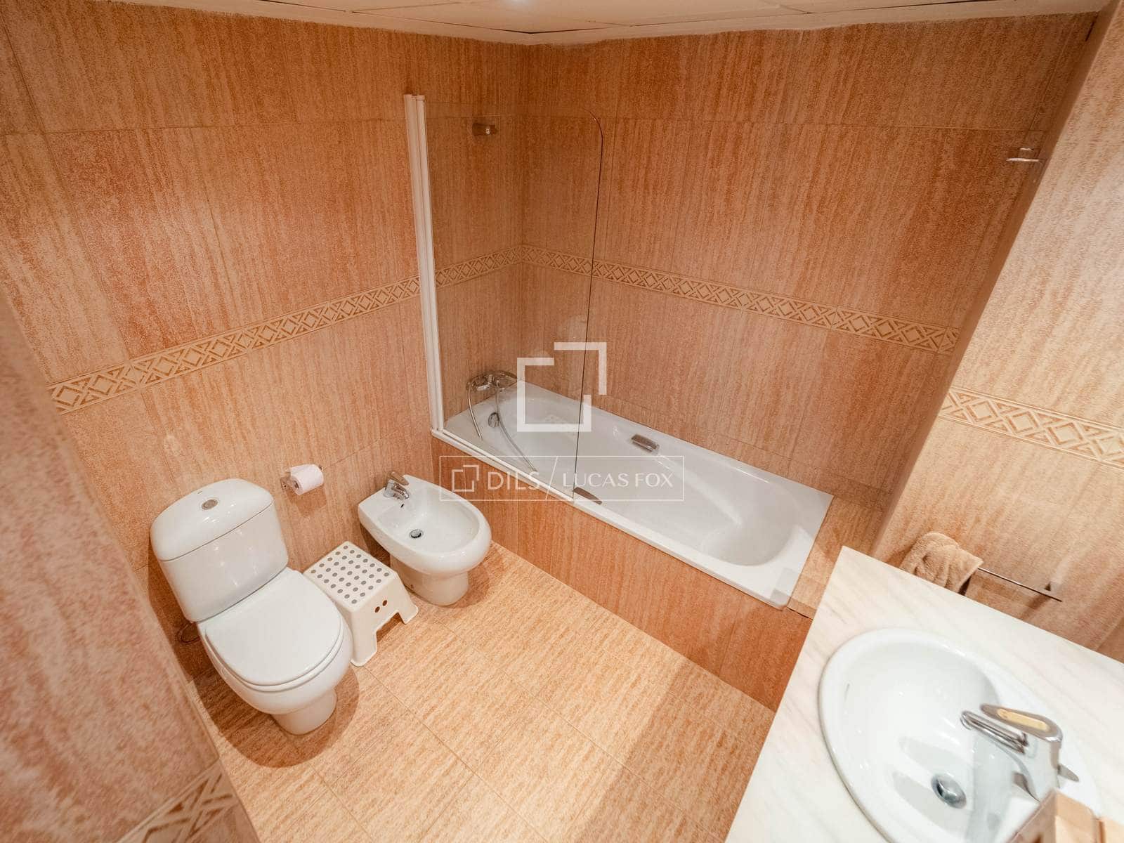 3 soverom Leilighet til leie i Valencia by med garasje - € 2 800 (Ref: 9912226)
