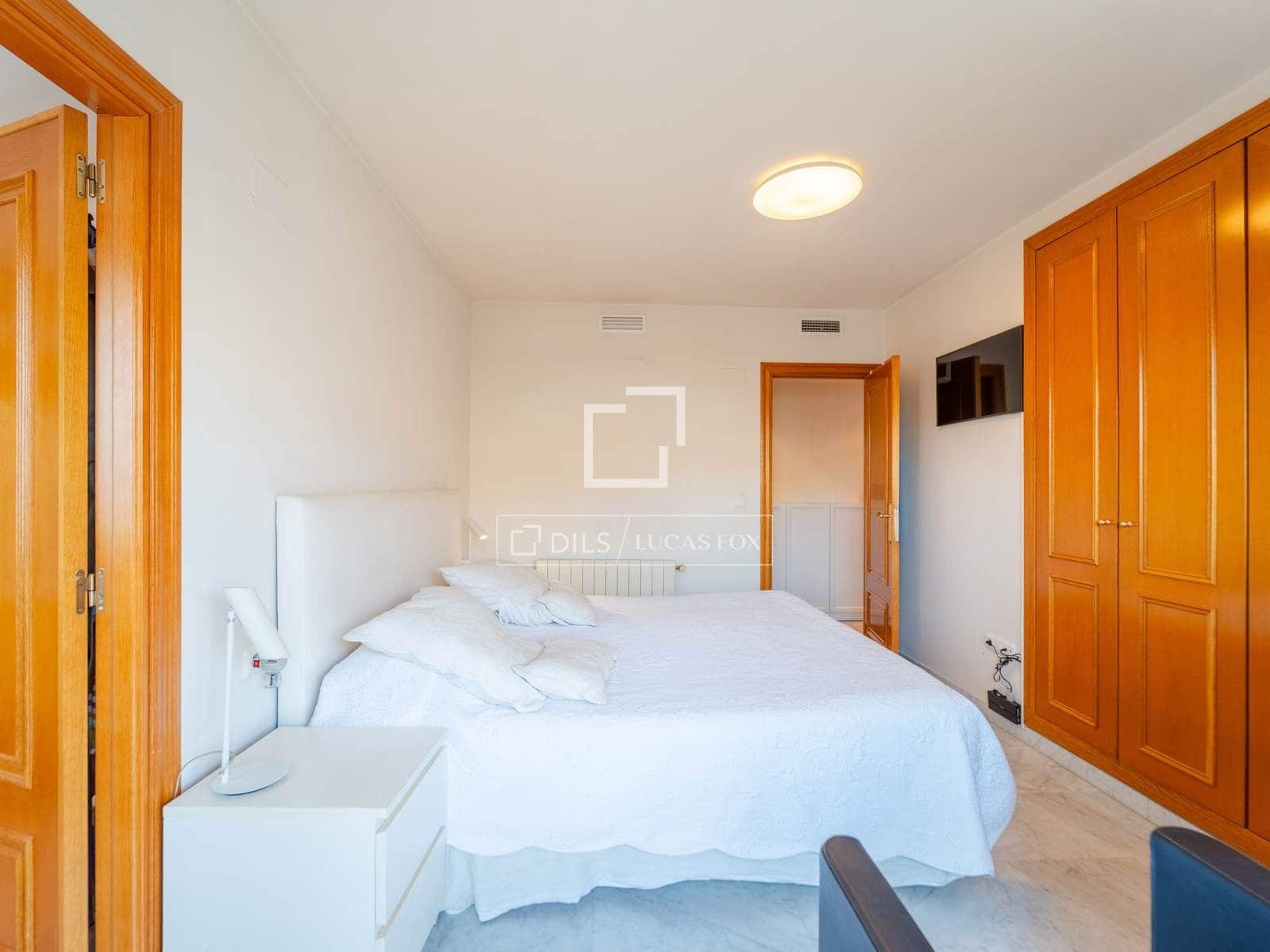 3 soverom Leilighet til leie i Valencia by med garasje - € 2 800 (Ref: 9912226)