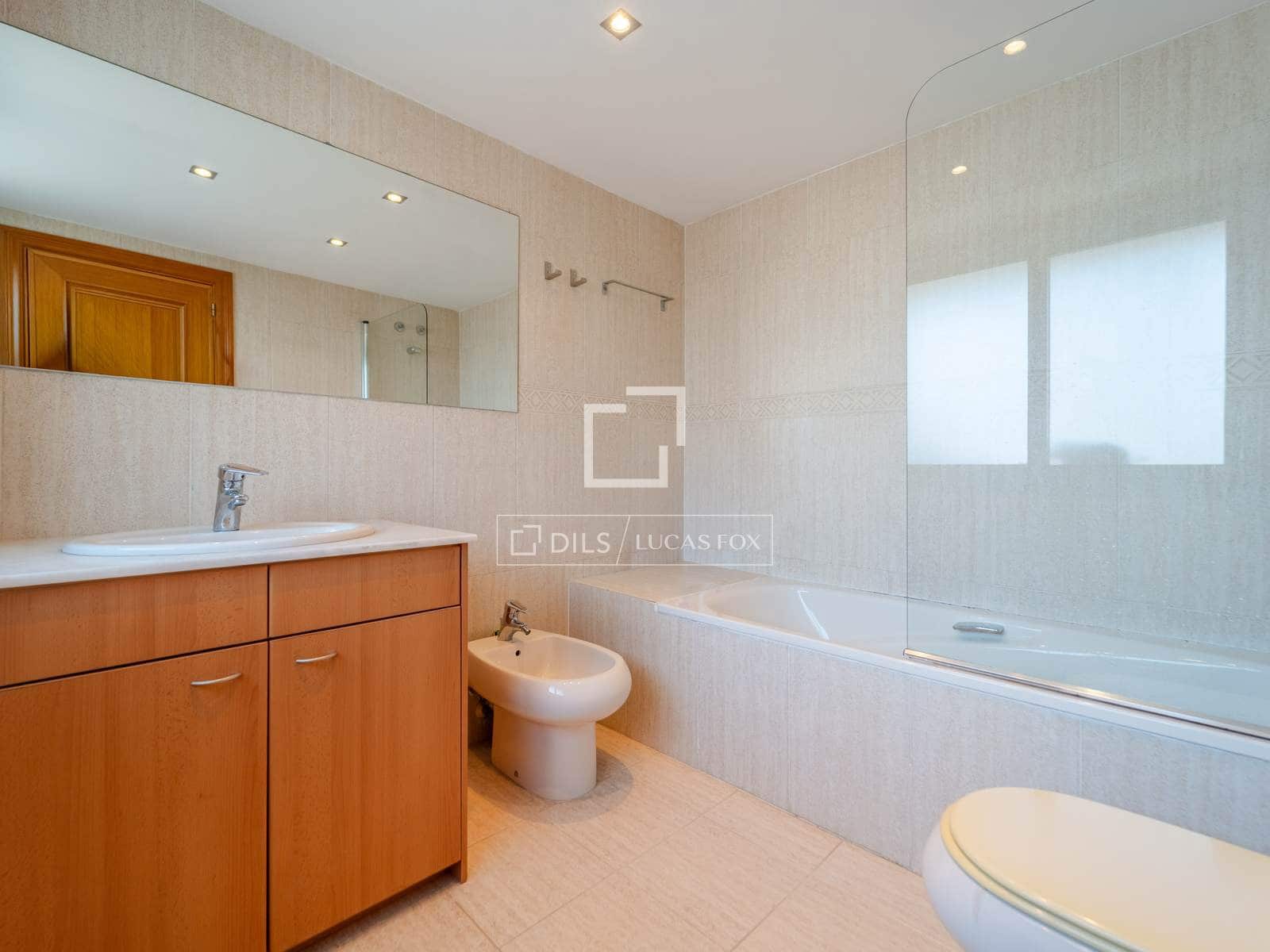 3 soverom Leilighet til leie i Valencia by med garasje - € 2 800 (Ref: 9912226)