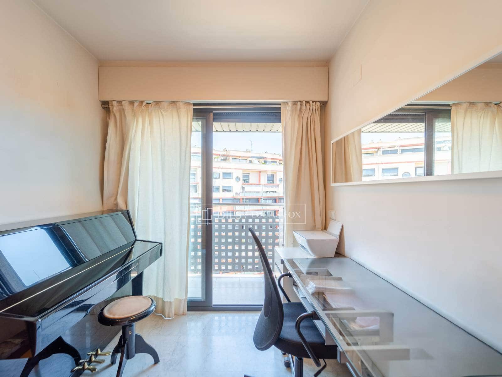 3 soverom Leilighet til leie i Valencia by med garasje - € 2 800 (Ref: 9912226)