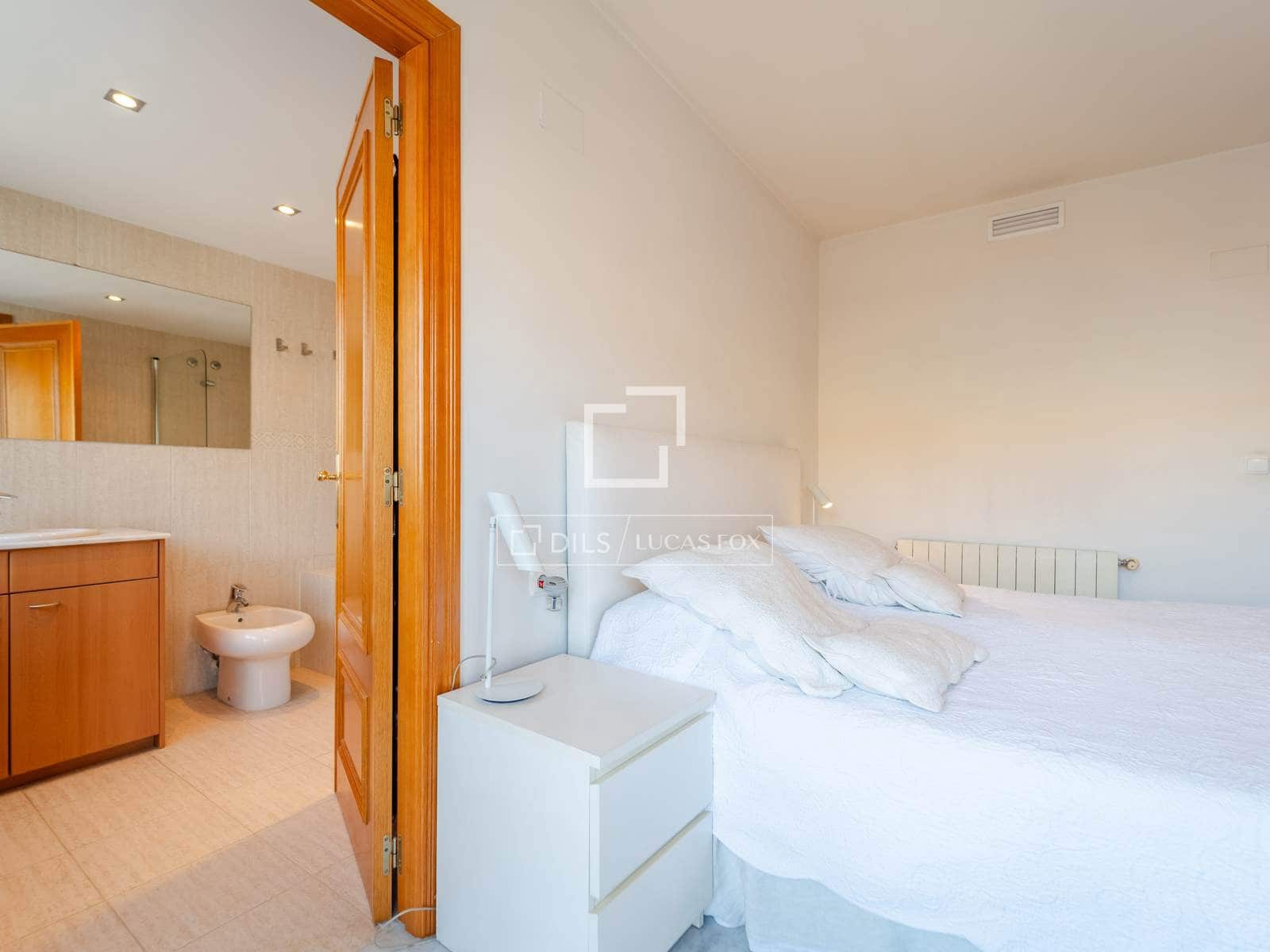 3 soverom Leilighet til leie i Valencia by med garasje - € 2 800 (Ref: 9912226)