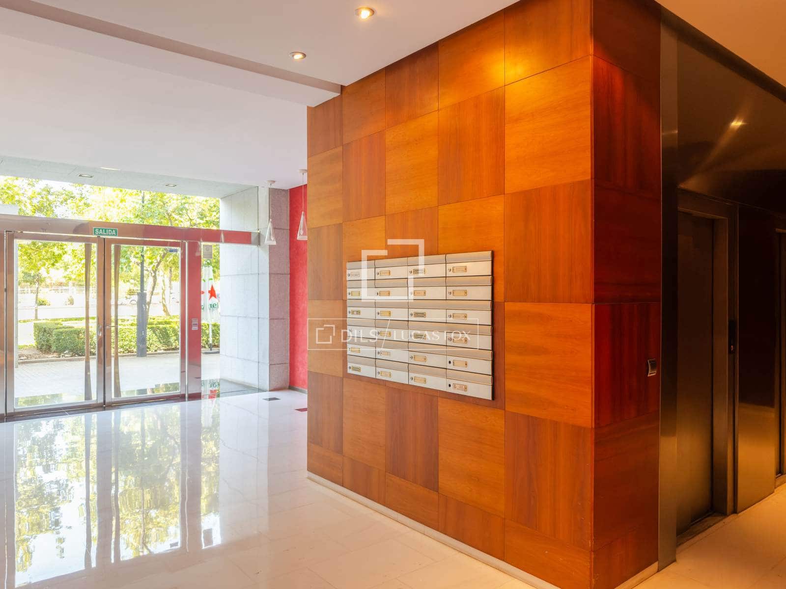 3 soverom Leilighet til leie i Valencia by med garasje - € 2 800 (Ref: 9912226)