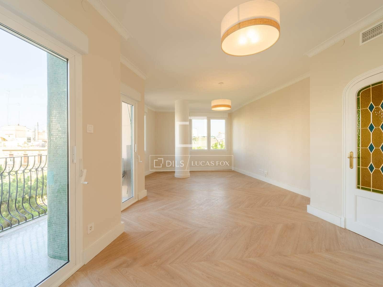 5 quarto Apartamento para arrendar em Valencia cidade - 3 200 € (Ref: 9912227)