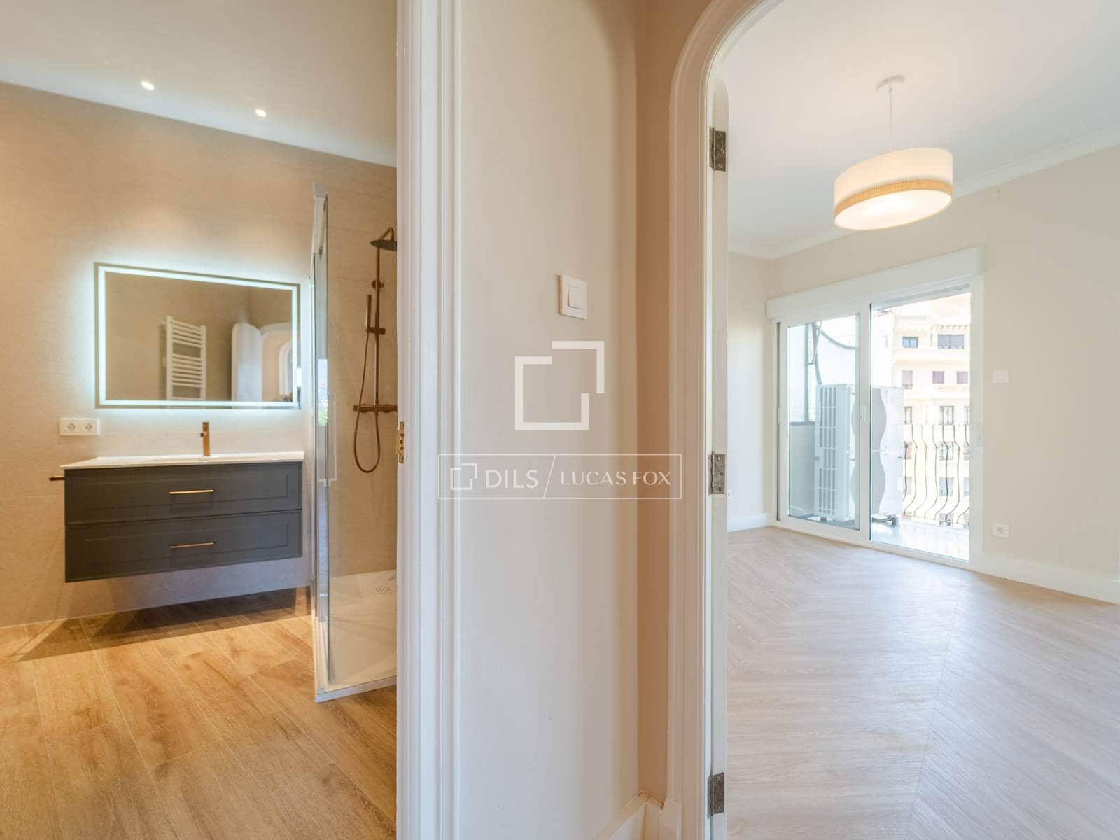 5 quarto Apartamento para arrendar em Valencia cidade - 3 200 € (Ref: 9912227)