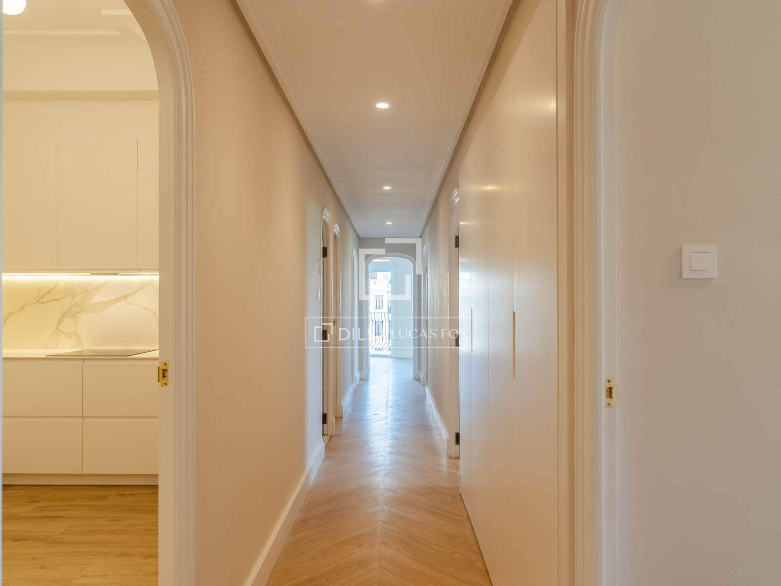 5 quarto Apartamento para arrendar em Valencia cidade - 3 200 € (Ref: 9912227)