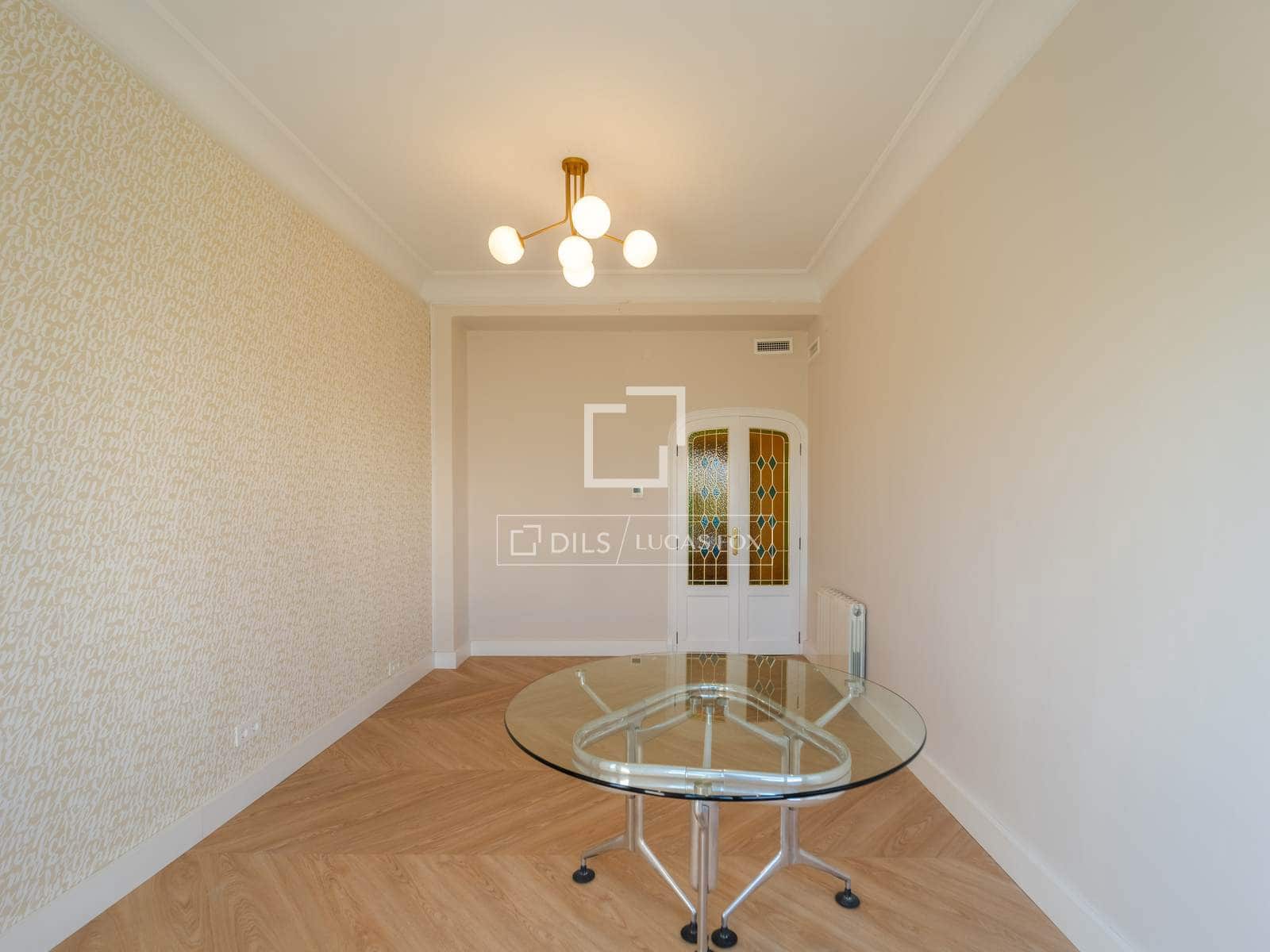 5 quarto Apartamento para arrendar em Valencia cidade - 3 200 € (Ref: 9912227)