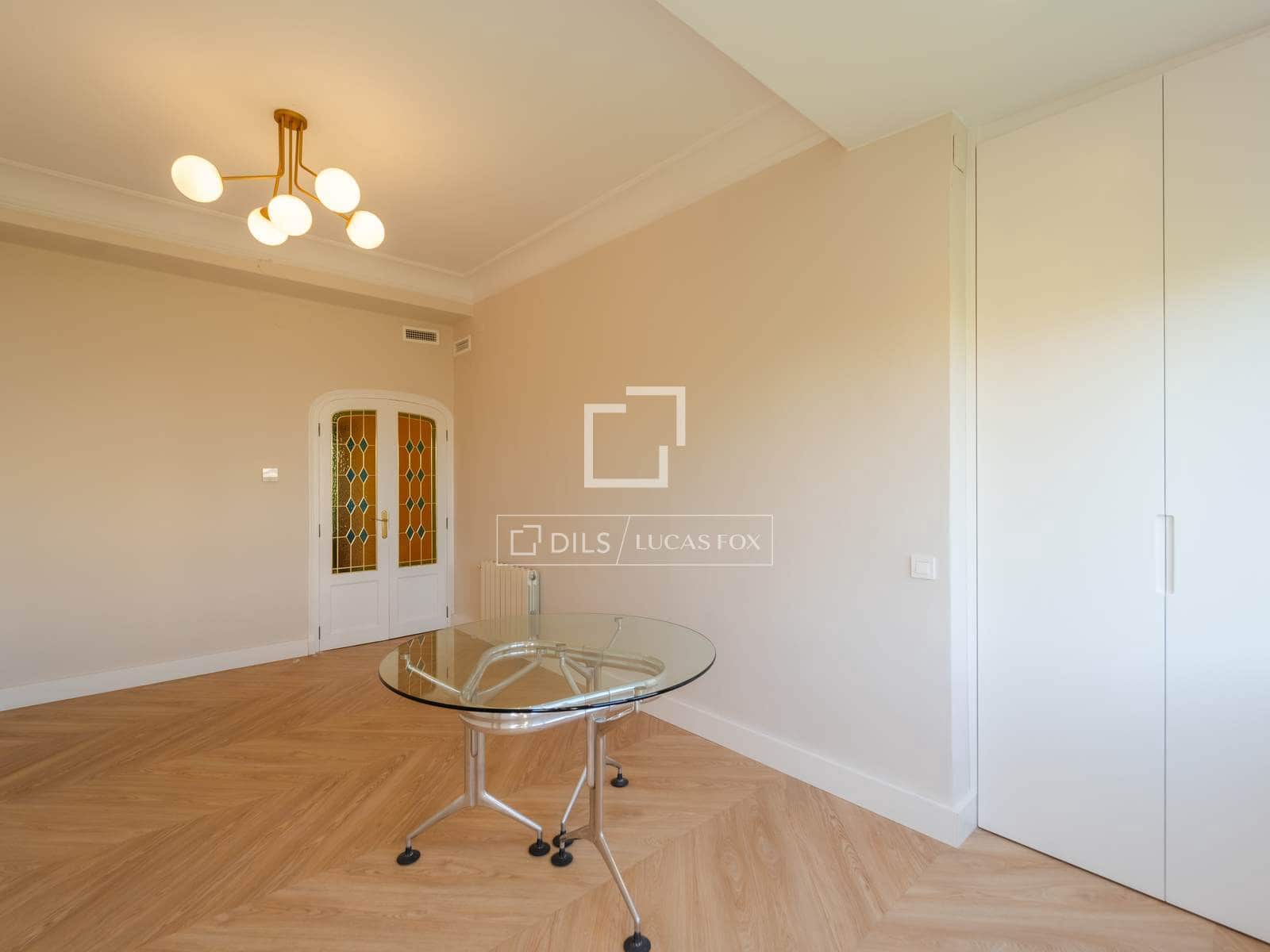 5 quarto Apartamento para arrendar em Valencia cidade - 3 200 € (Ref: 9912227)
