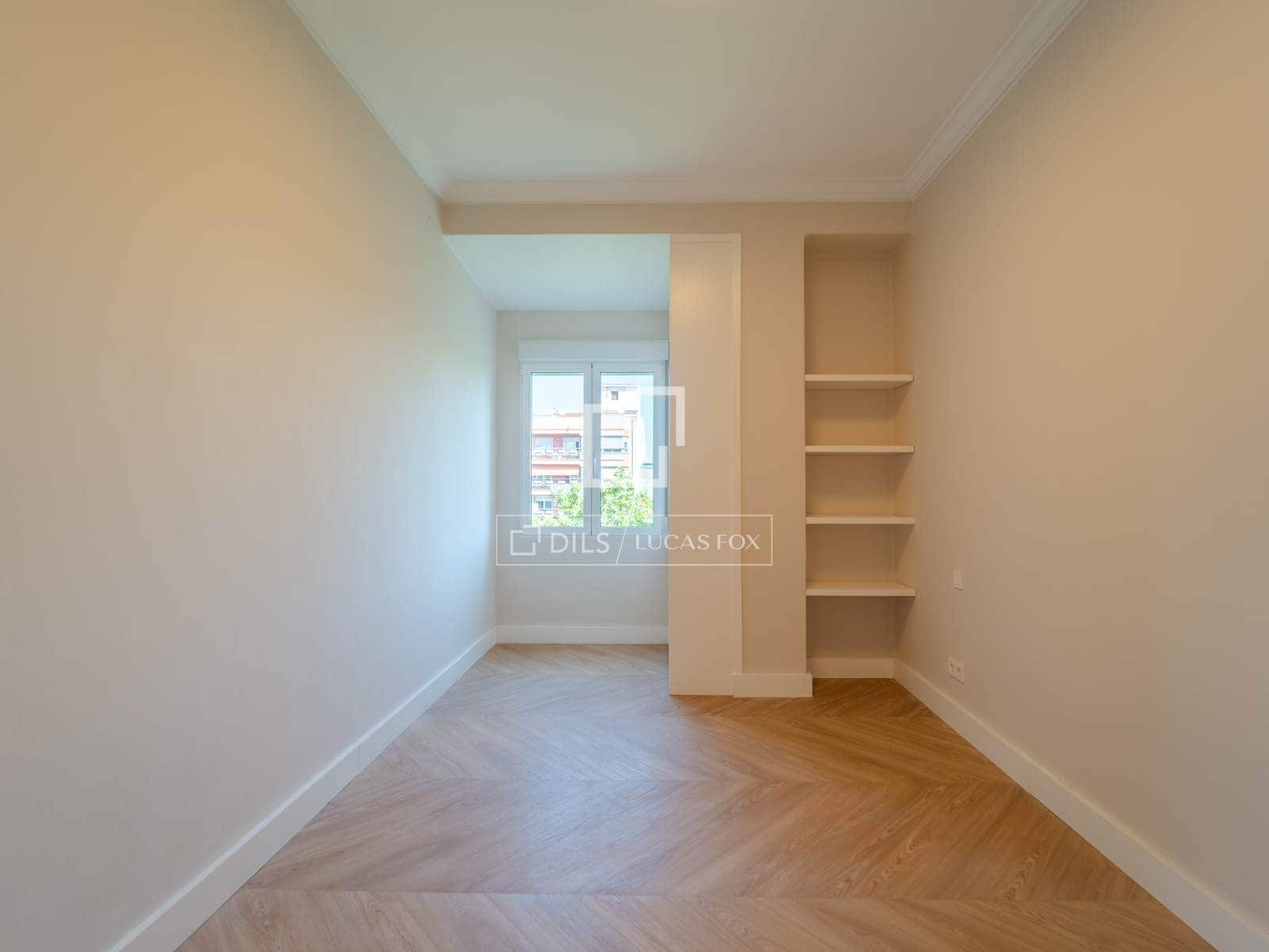 5 quarto Apartamento para arrendar em Valencia cidade - 3 200 € (Ref: 9912227)