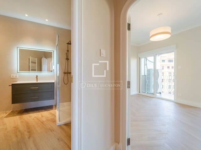 5 quarto Apartamento para arrendar em Valência cidade - 3 200 € (Ref: 9912227)