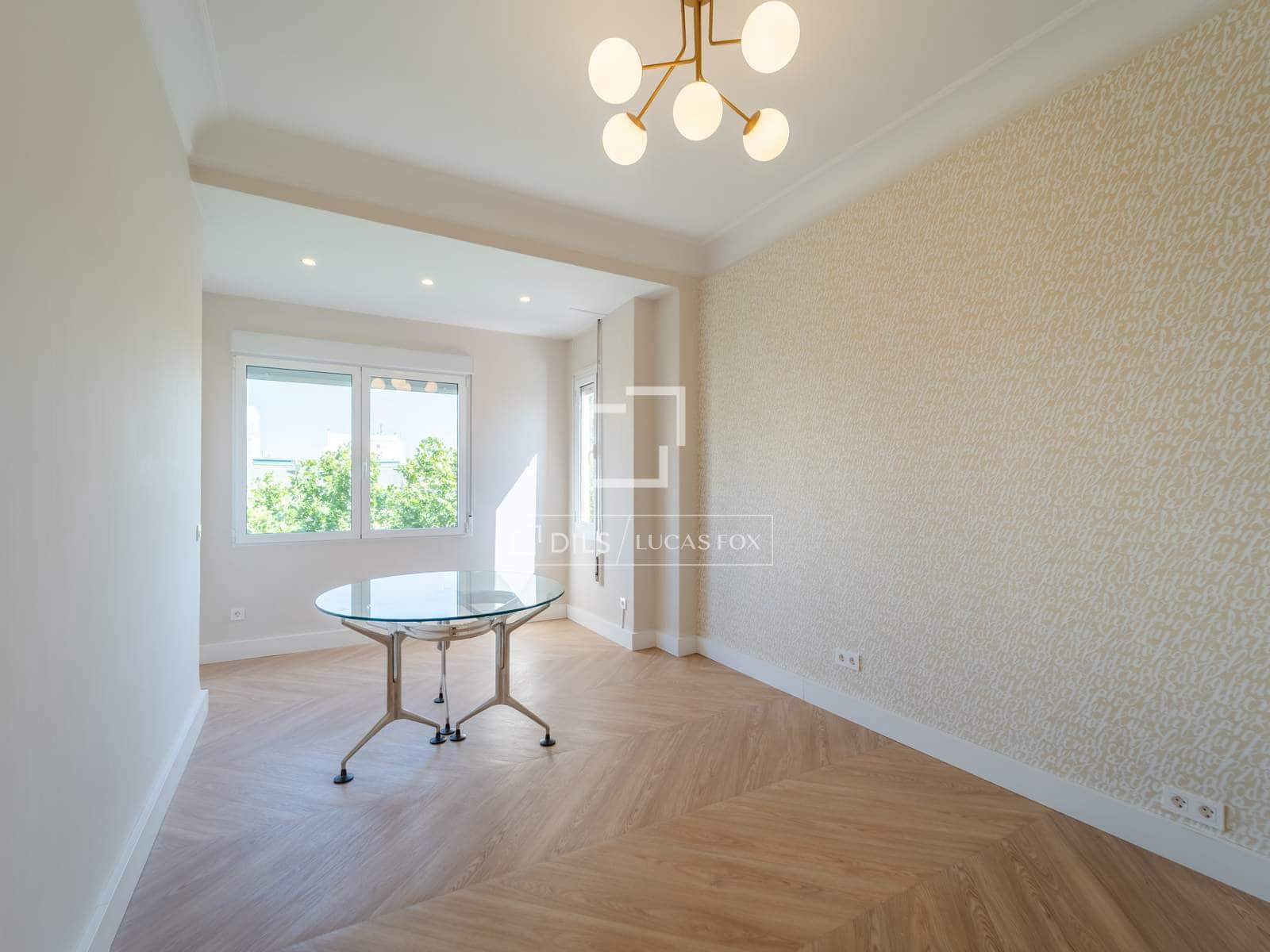 5 quarto Apartamento para arrendar em Valencia cidade - 3 200 € (Ref: 9912227)